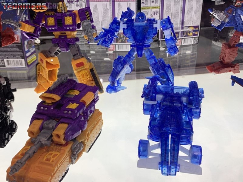 SDCC 2019  Ratchet, Impactor  Holo Mirage Powerdasher  Greenlight  (8 of 29)